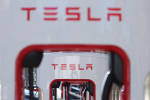 All the Risks Tesla Is Willing to Take to Deliver on Self-Driving All the Risks Tesla Is Willing to Take to Deliver on Self-Driving
