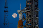 Secretive moon startup led by exBlue Origin leaders raises new tranche of funding  TechCrunch