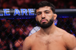 UFC 300 Were probably gonna get sued after Arman Tsarukyan appeared to punch fan during walkout Yahoo Sports UFC 300 Were probably gonna get sued after Arman Tsarukyan appeared to punch fan during walkout Yahoo Sports